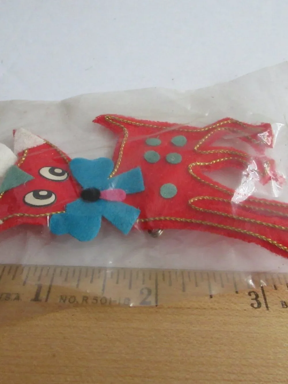 Red Felt Reindeer Pin Red Deer Christmas Made in Japan MCM Kitchy Vintage NEW